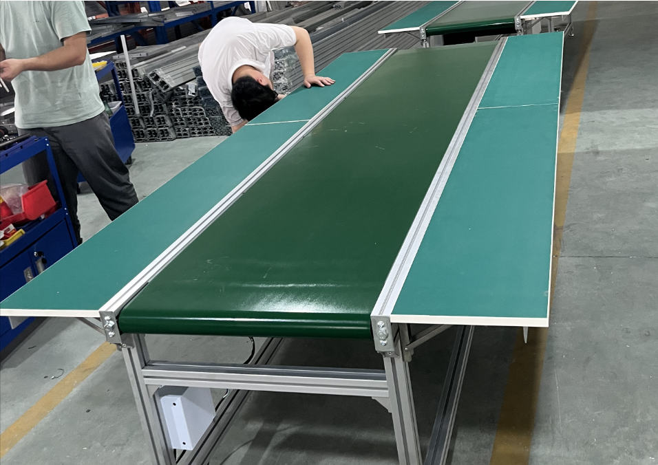 兩側(cè)帶臺(tái)面板的流水線輸送機(jī)